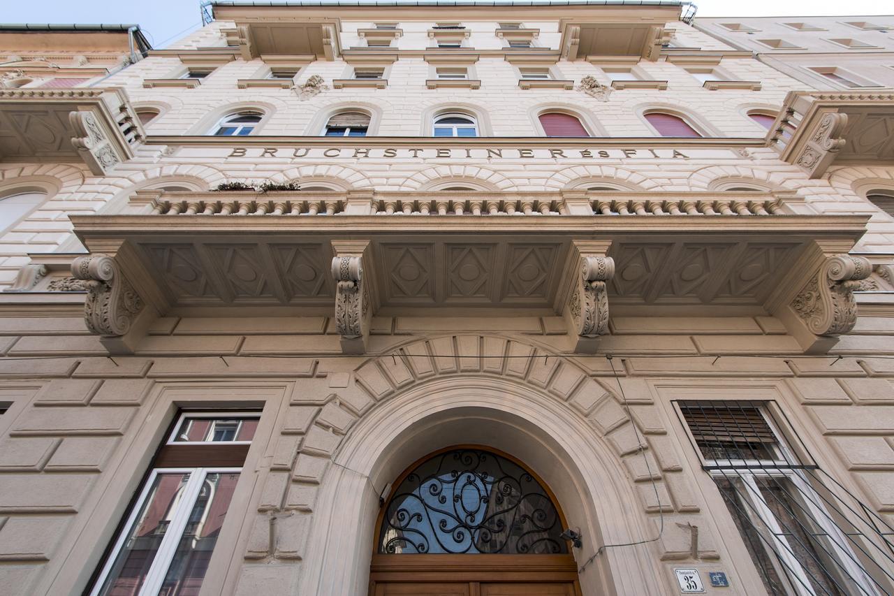 Apartment Near The Heroes Square — Photos 1